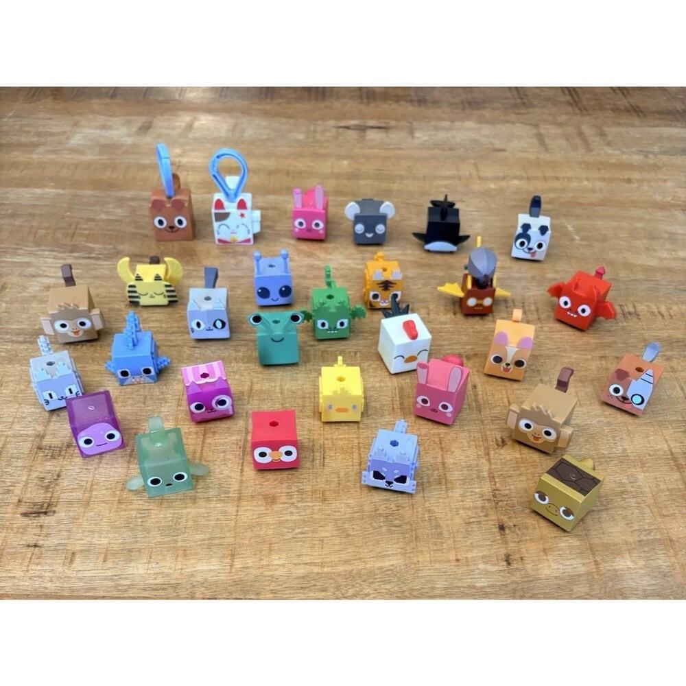Pet Simulator Mini Figure Collection of 29 Figures